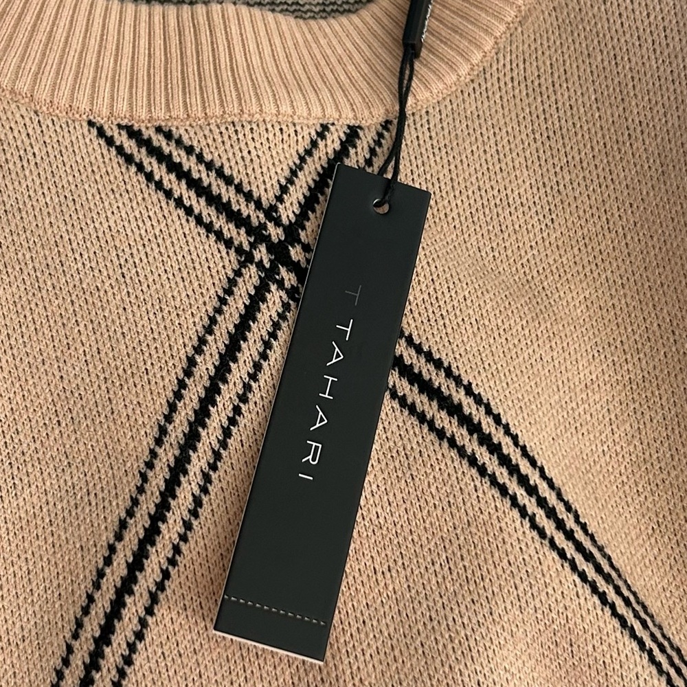 T Tahari Cassic Crewneck Camel Sweater Black Diamond Detail Relaxed Women L NEW - Picture 11 of 16